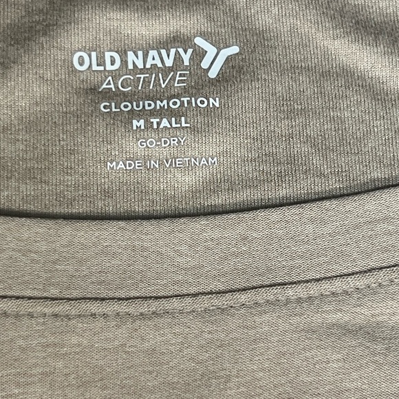 Old Navy Cloud94 Long Sleeve Active Wear Ecru Womens size Medium - Picture 8 of 10